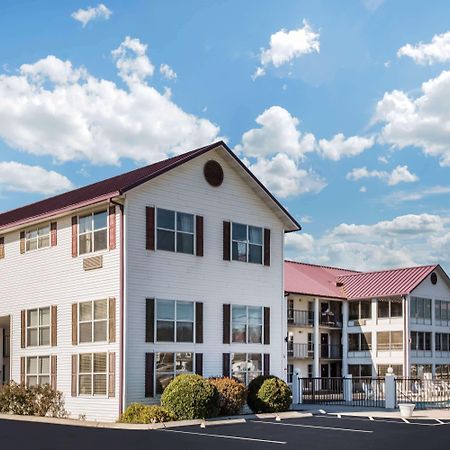 Super 8 By Wyndham Sevierville Riverside Buitenkant foto