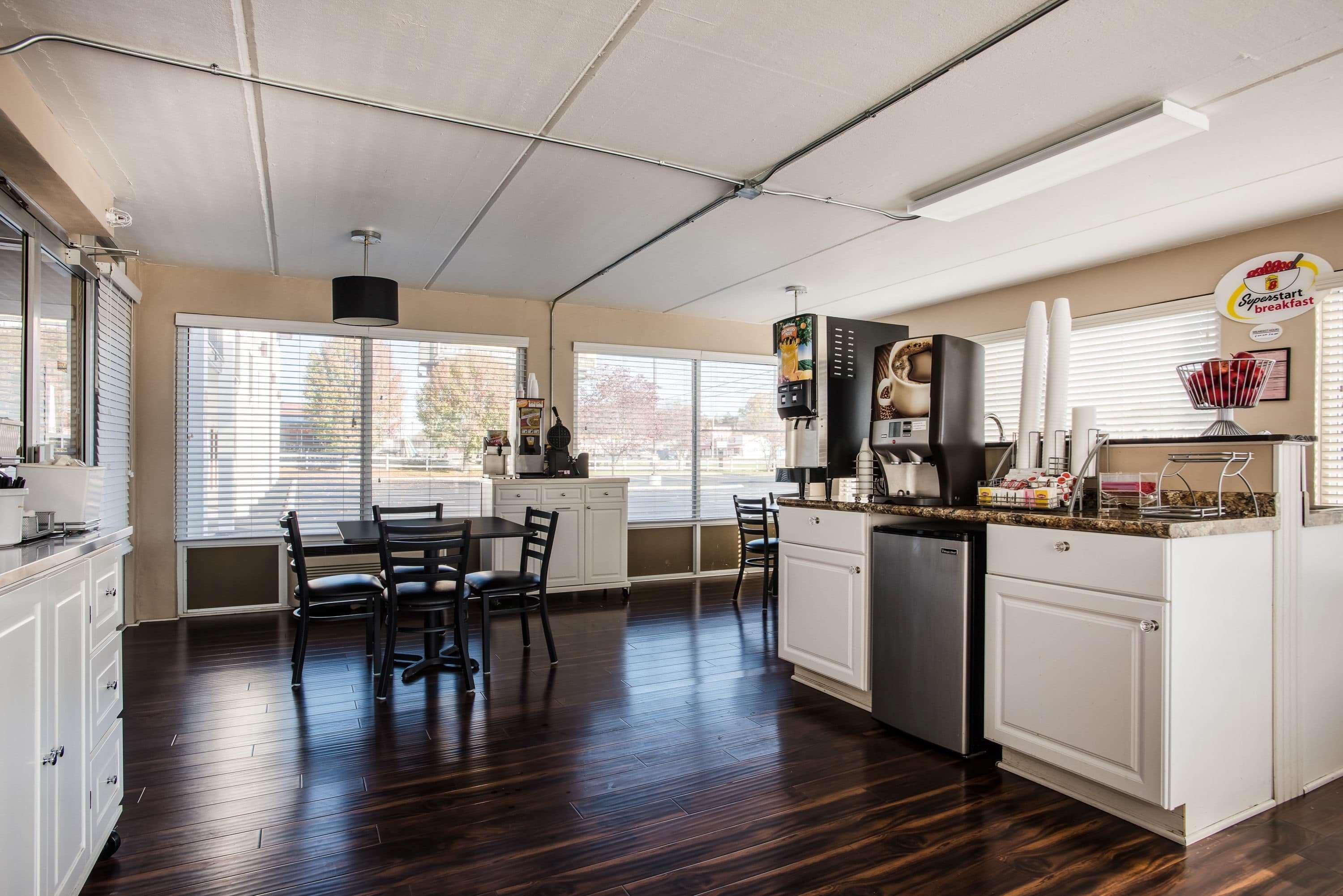 Super 8 By Wyndham Sevierville Riverside Buitenkant foto