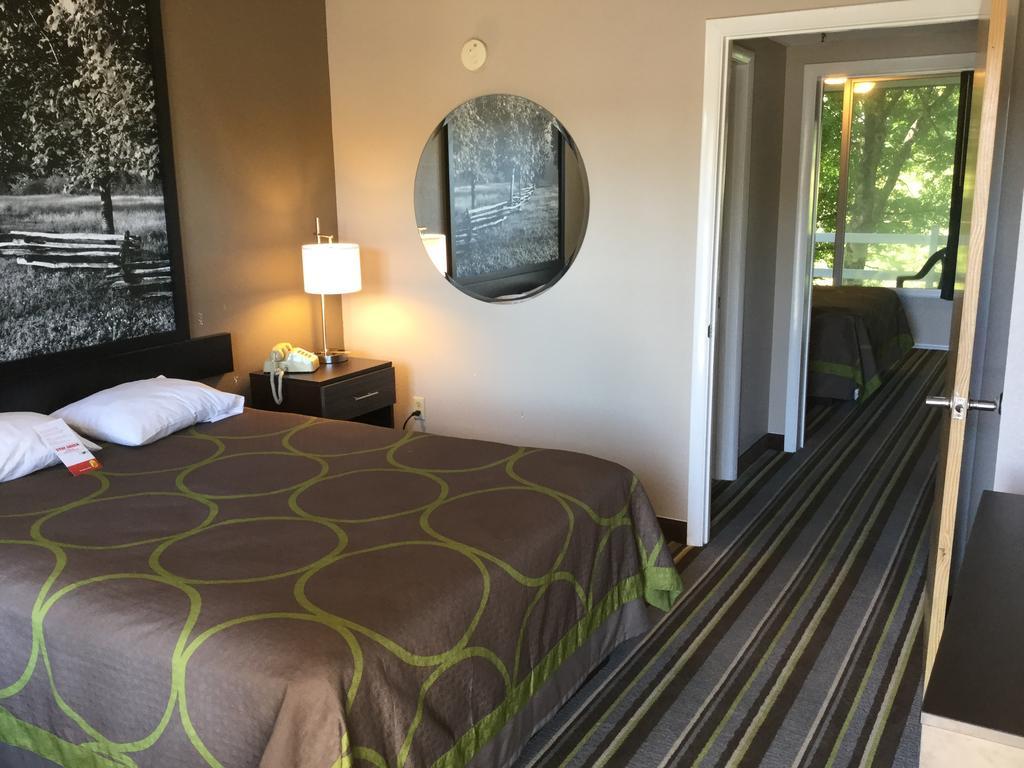 Super 8 By Wyndham Sevierville Riverside Buitenkant foto